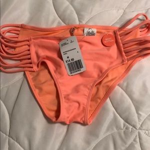 NWT Peach swimsuit bottoms